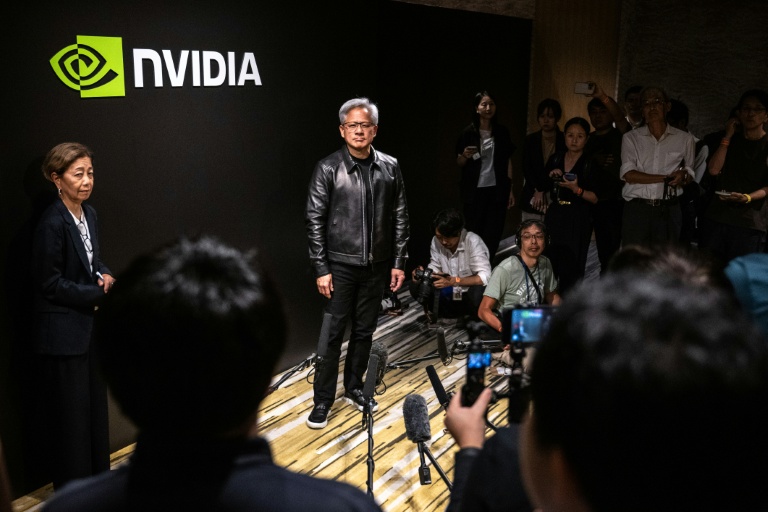 Pour le patron de Nvidia, la croissance de l'IA n'en est qu'"à ses débuts"
